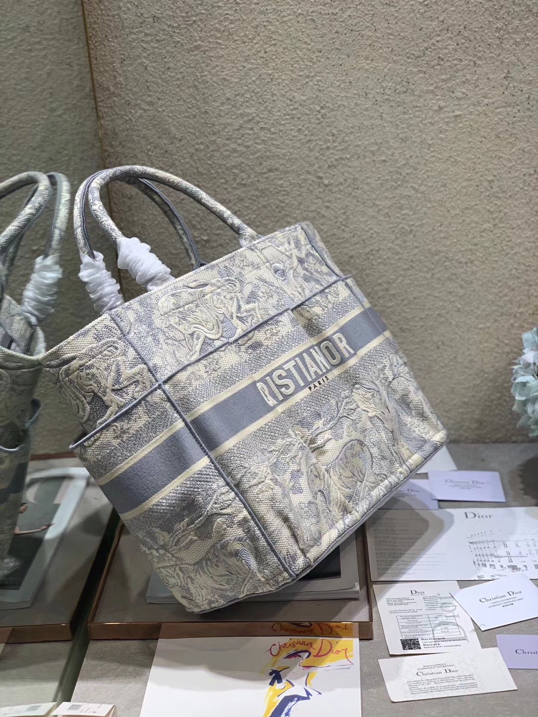 Dior CATHERINE 輕便袋 官網價125000元