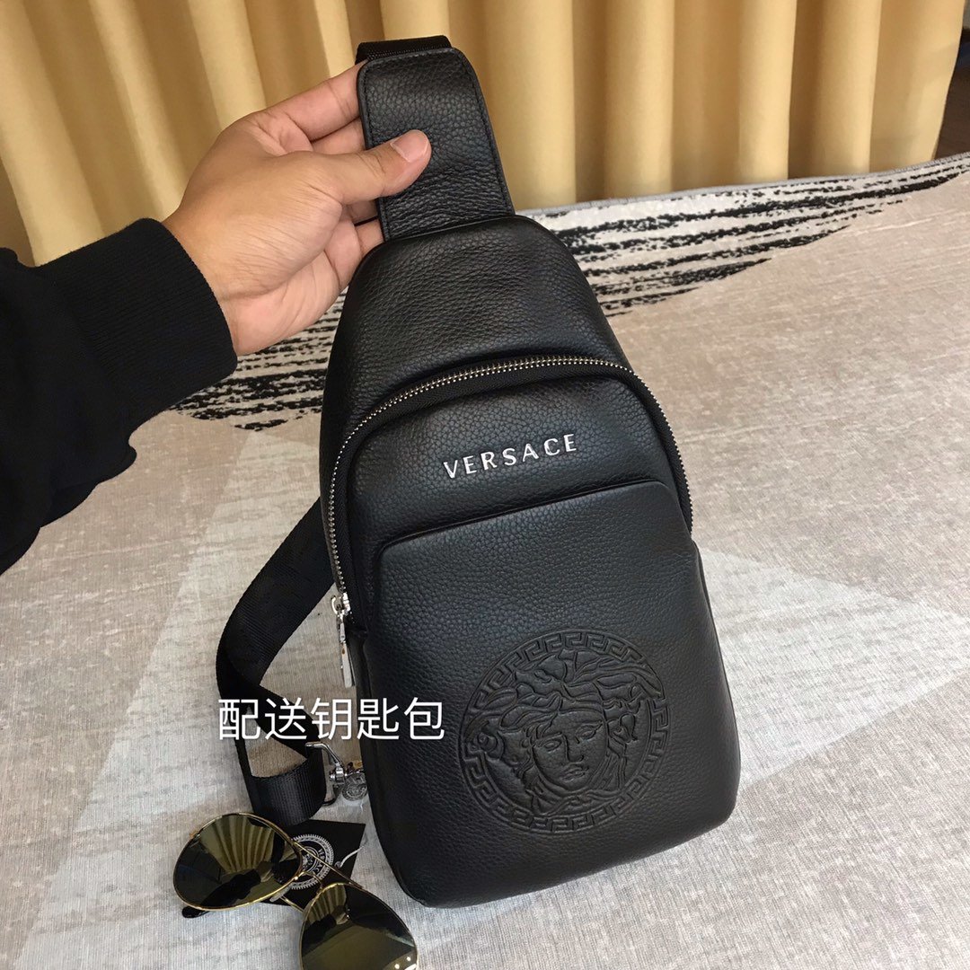 Versace 男士胸包附鑰匙包