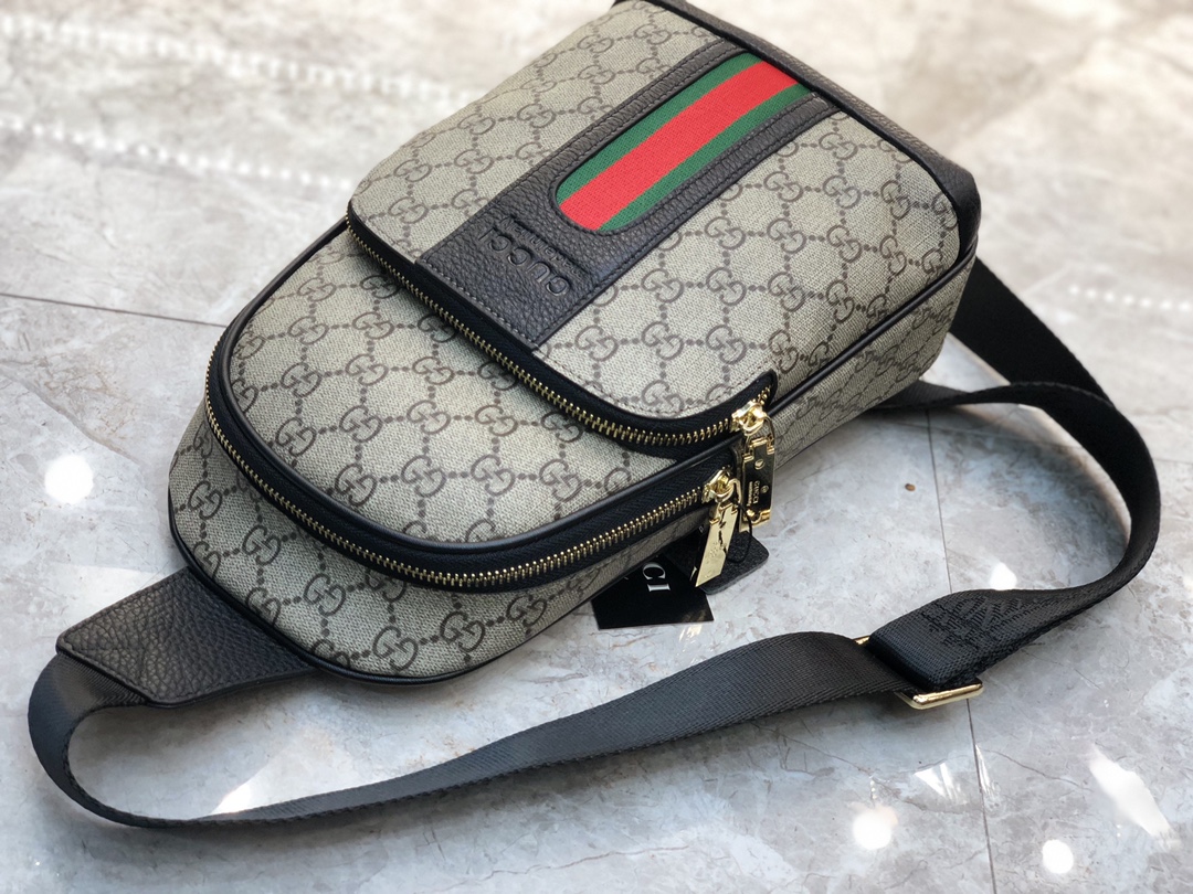 Gucci 最新基本款胸包