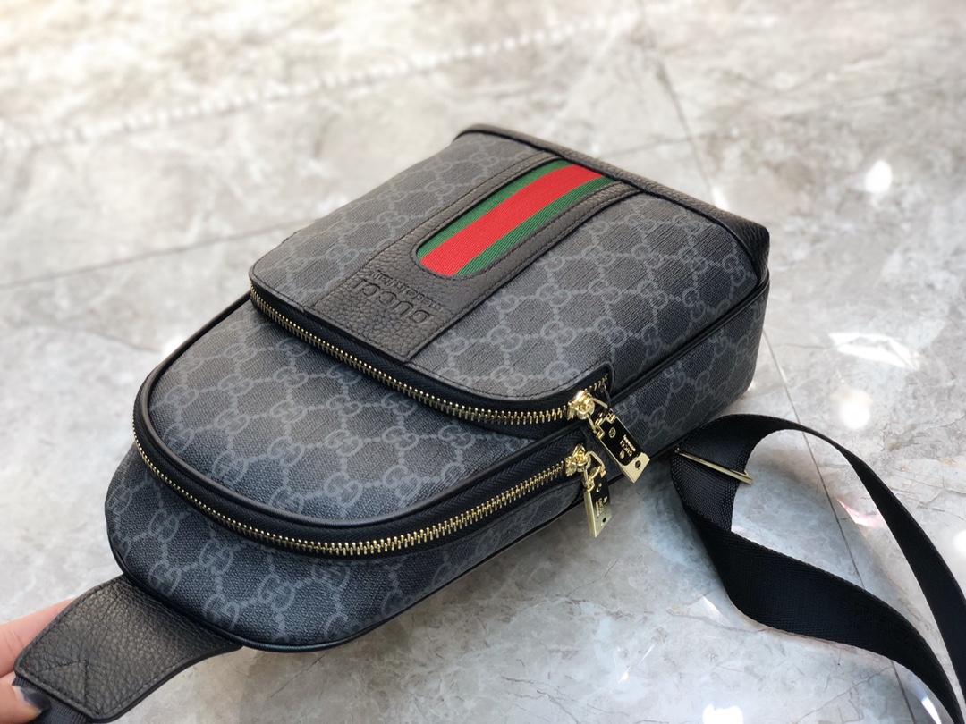 Gucci 最新基本款暗色胸包