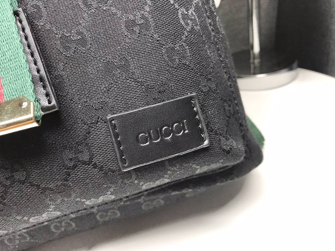 Gucci 專櫃限量暗色後背包 
