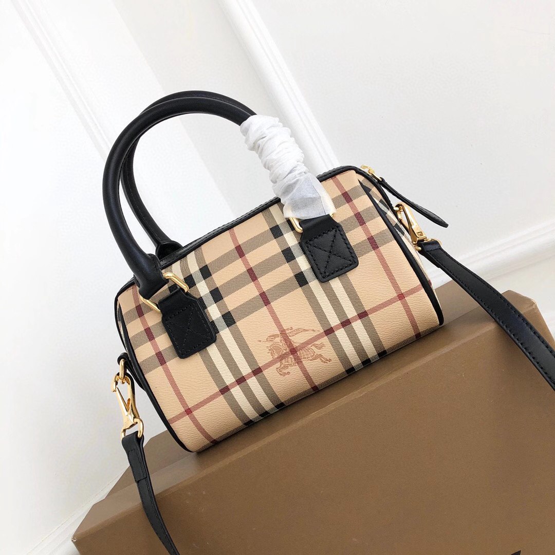 Burberry 典雅格紋枕頭包 