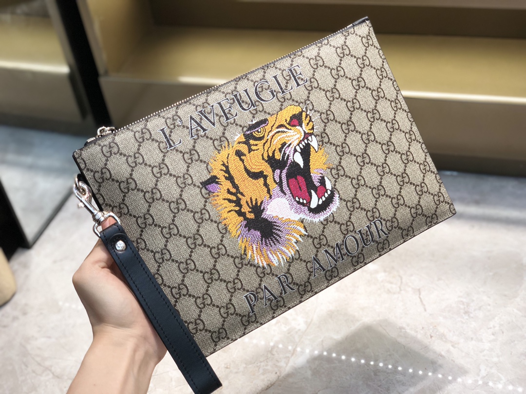 Gucci 虎頭手拿包