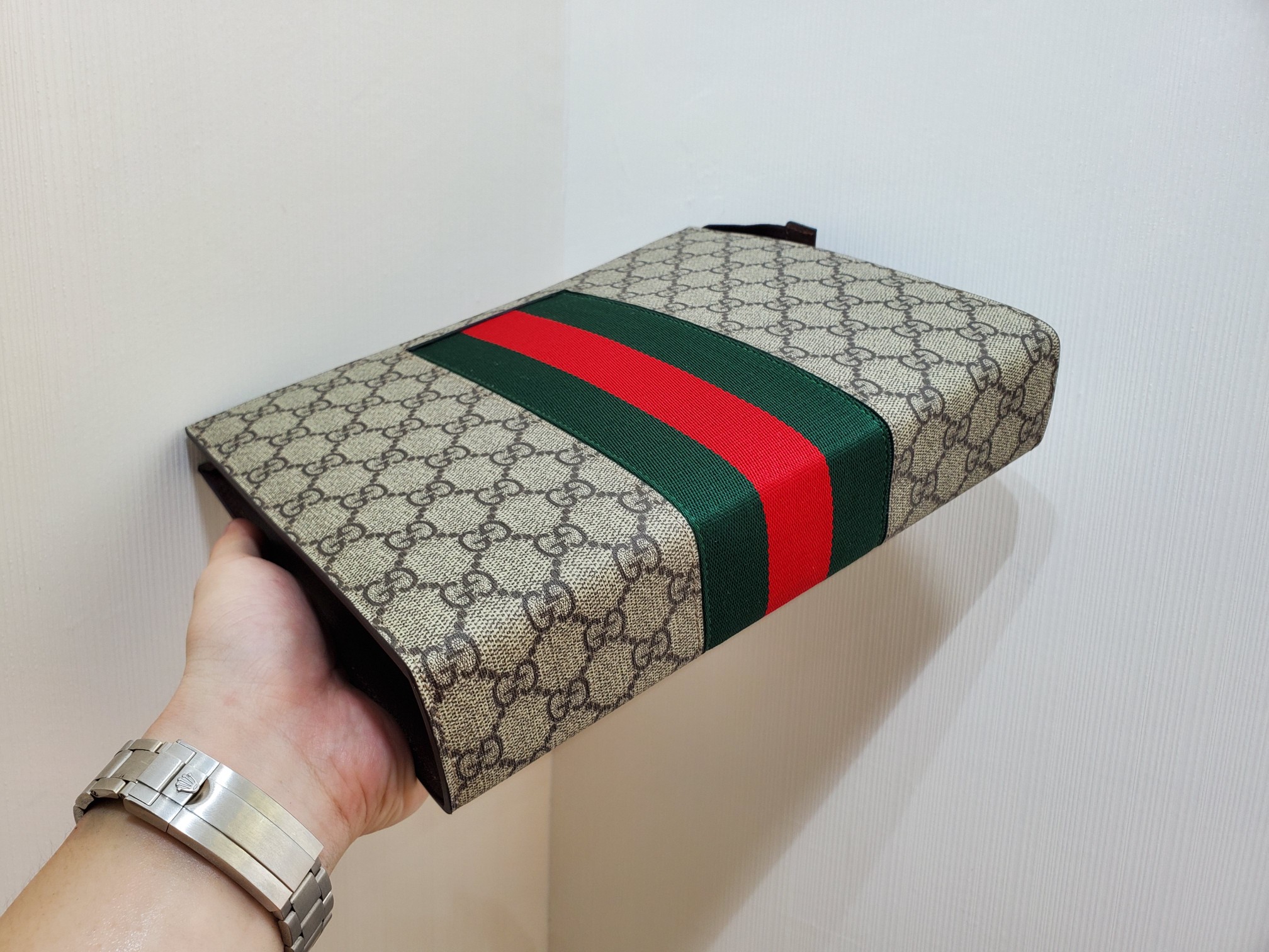 Gucci 經典基本款寬底手拿包