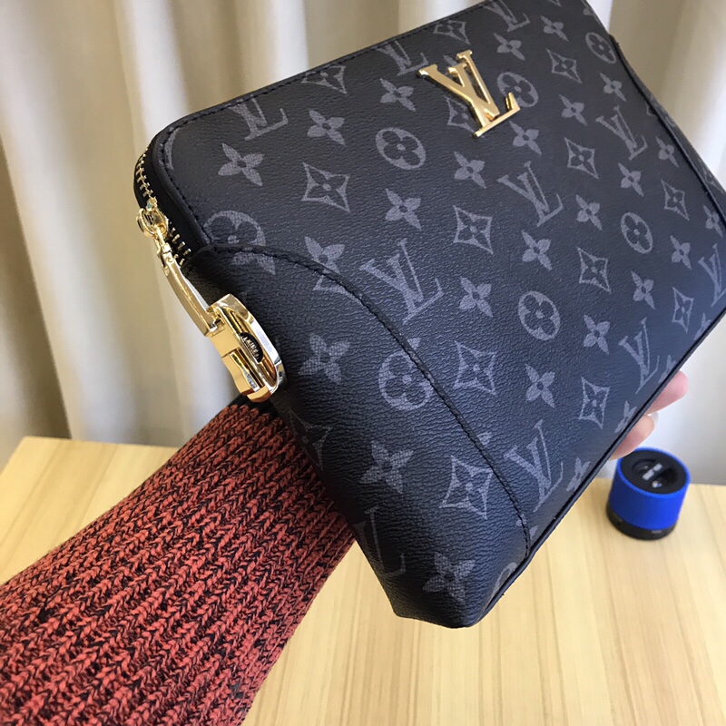 Louis Vuitton 率性帶鎖真皮暗色手拿包