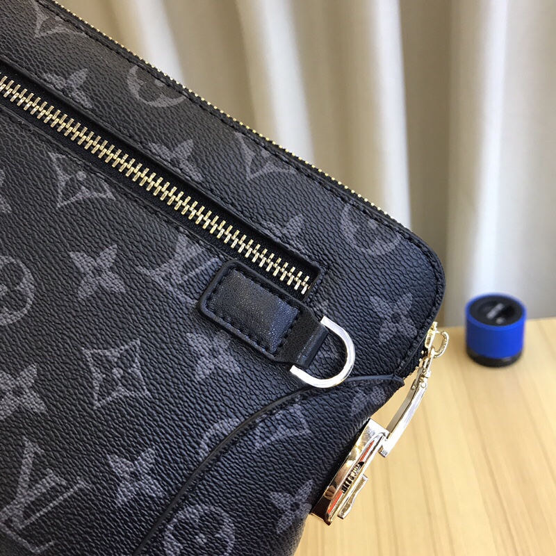 Louis Vuitton 率性帶鎖真皮暗色手拿包