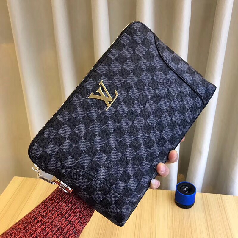 Louis Vuitton 率性帶鎖真皮格紋手拿包