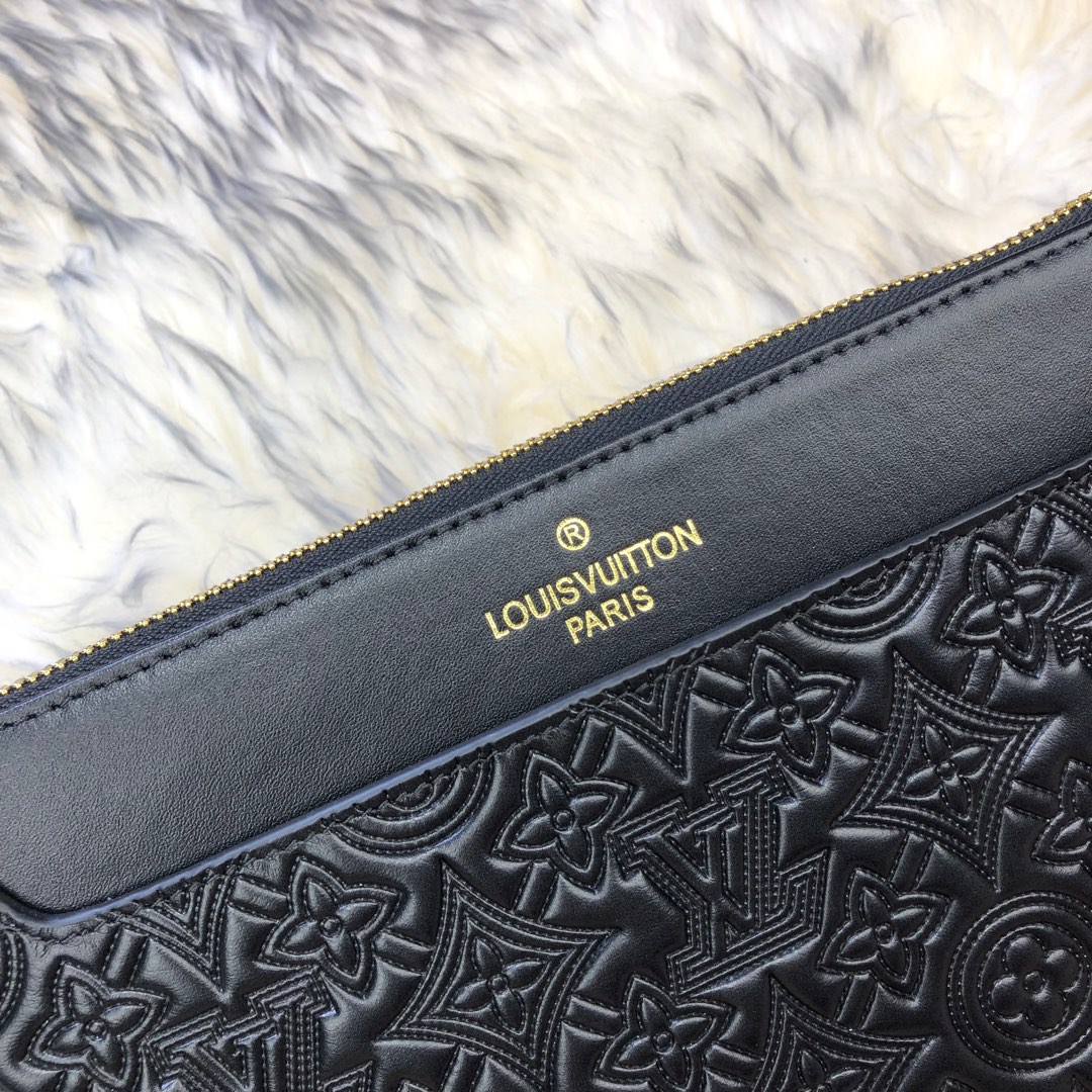 Louis Vuitton 立體尊貴雕花男士手拿包