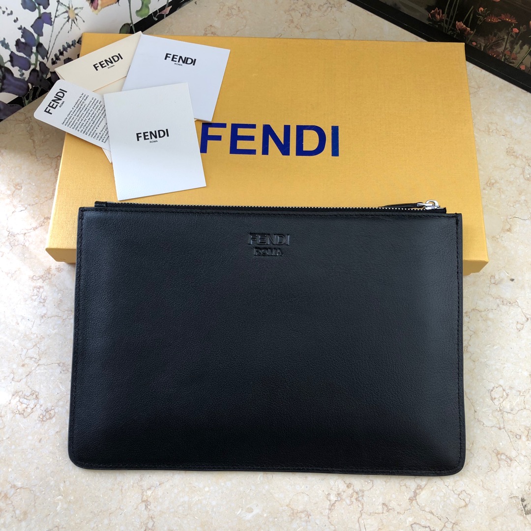 Fendi Monster潮人系列手拿包