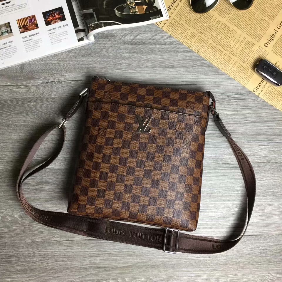 LV 必備百搭單品老花斜挎包