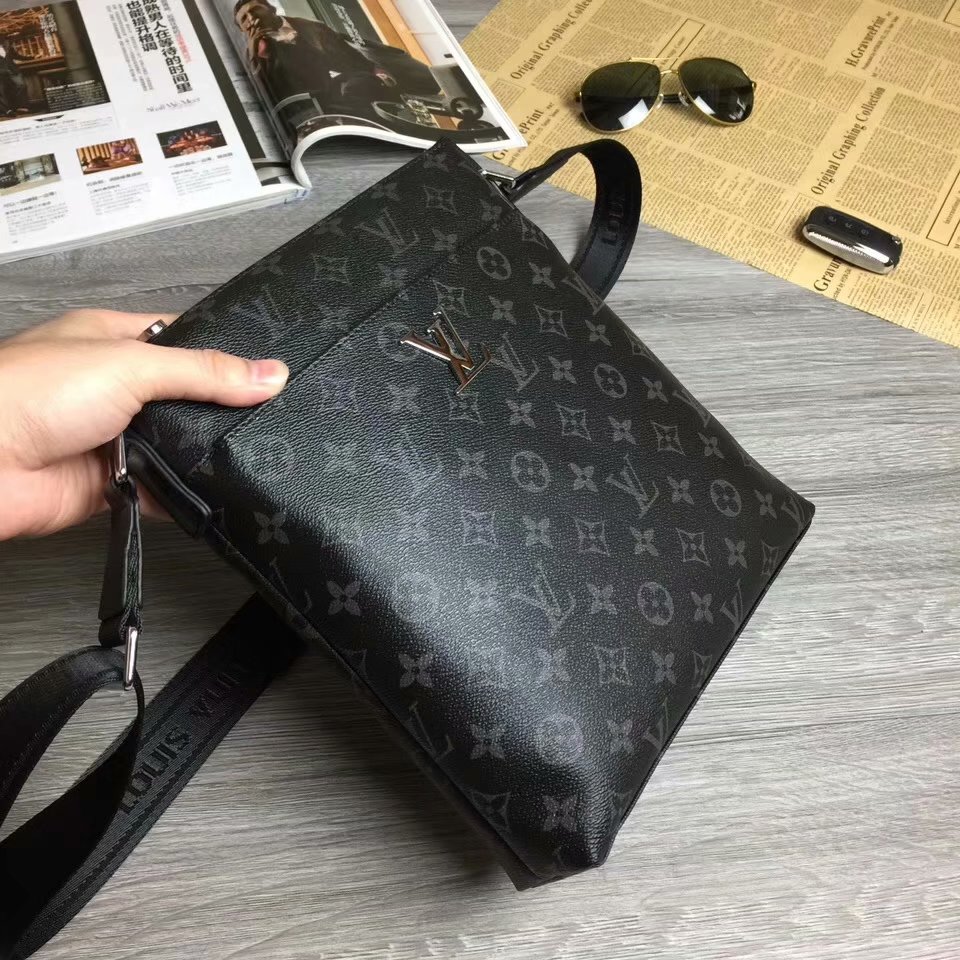 LV 必備百搭單品老花斜挎包