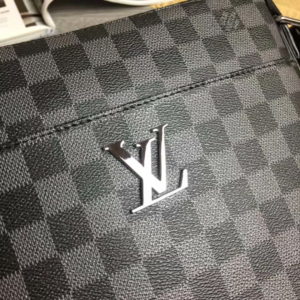 LV 必備百搭單品棋盤斜挎包