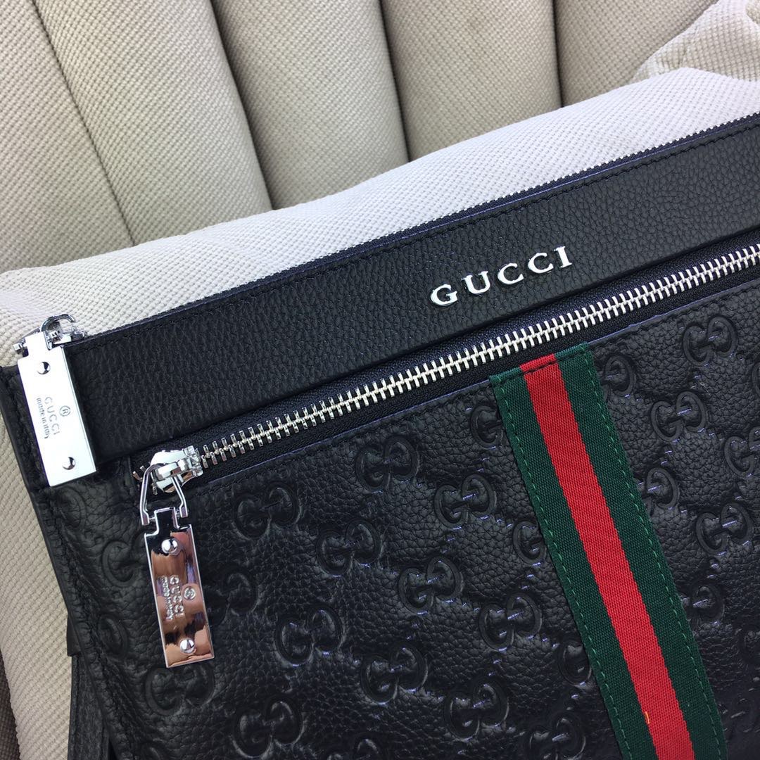 Gucci 經典色帶壓紋手拿包