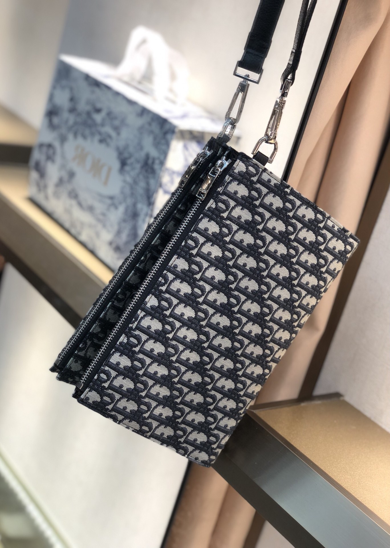 Dior 2019Pre-Fall早春新款老花手拿包