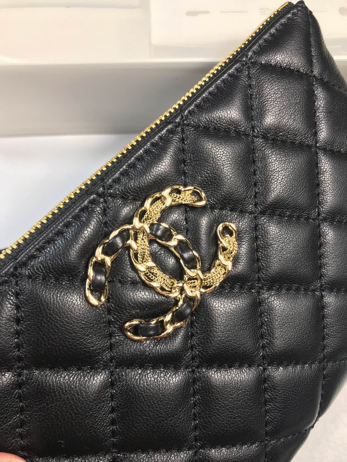 Chanel 高貴菱格紋手拿包