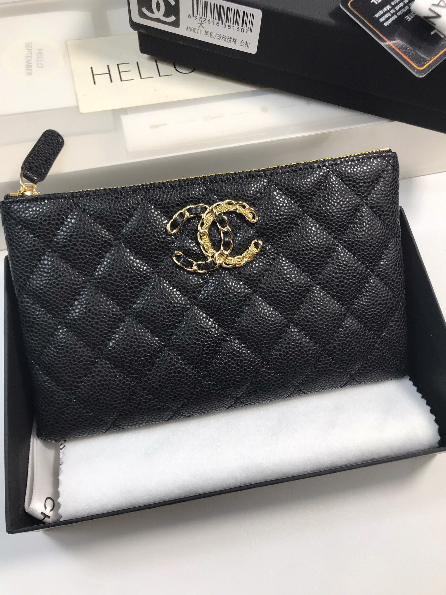 Chanel 高貴菱格紋手拿包