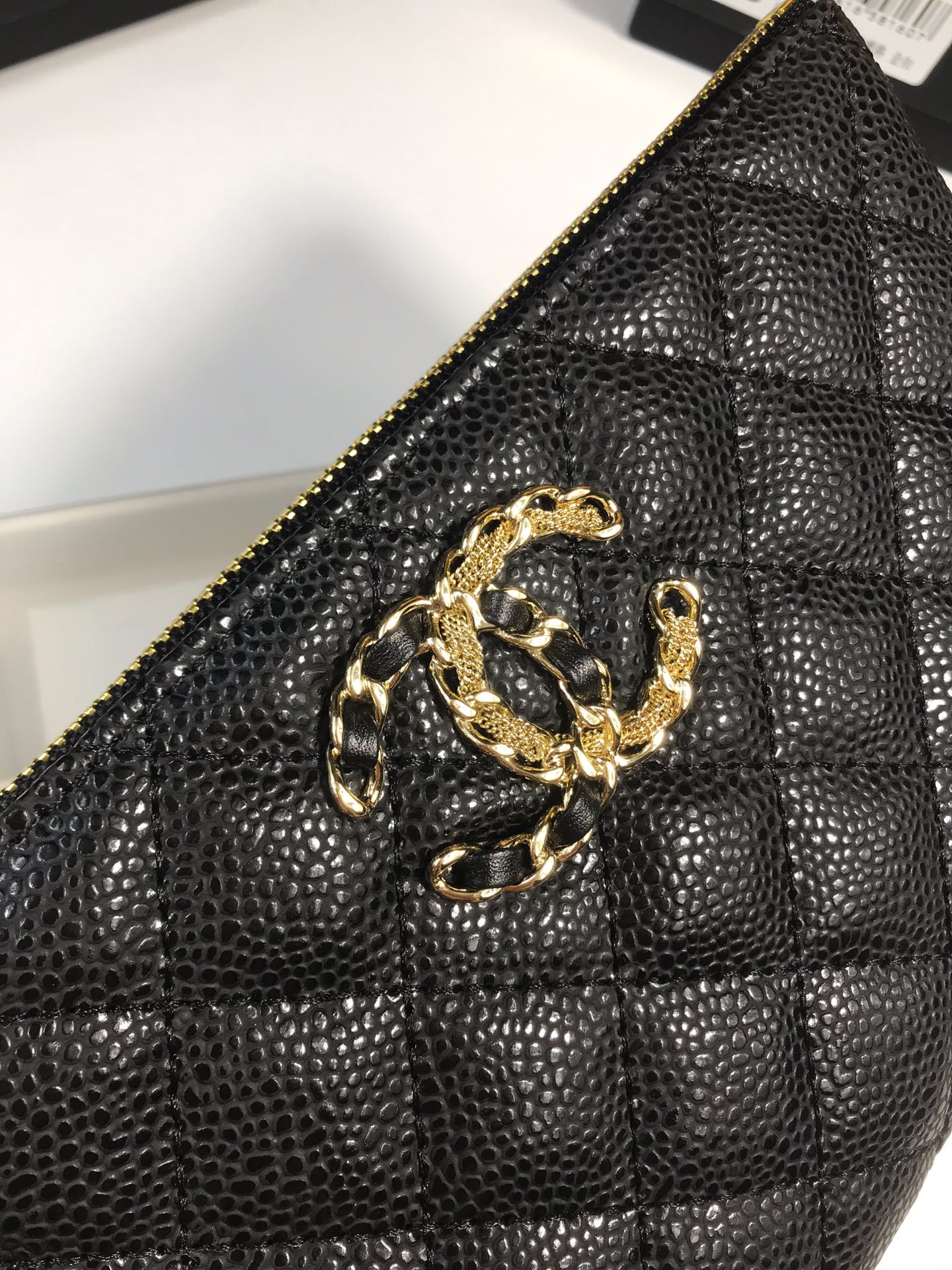 Chanel 高貴菱格紋手拿包