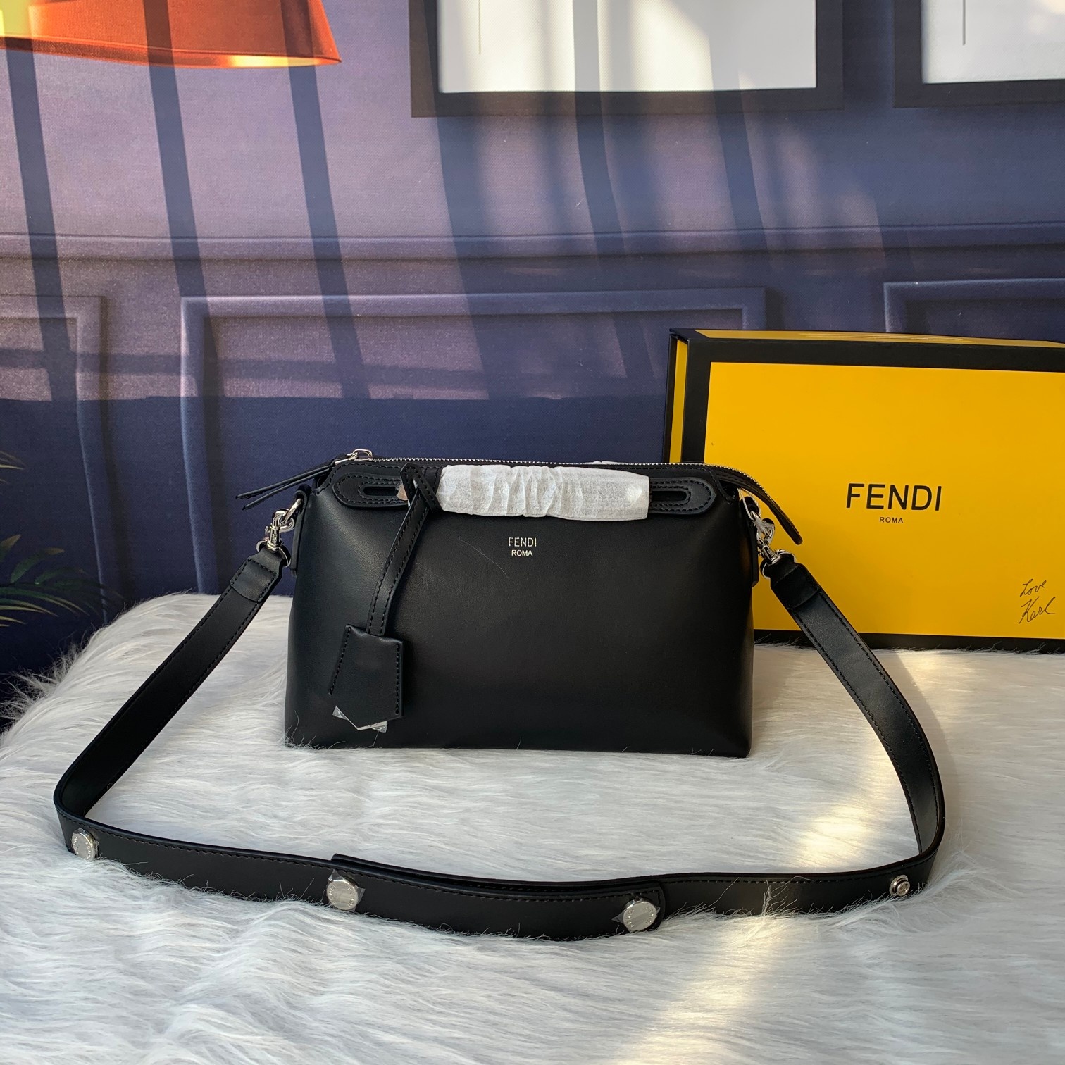 Fendi 超率性枕頭包