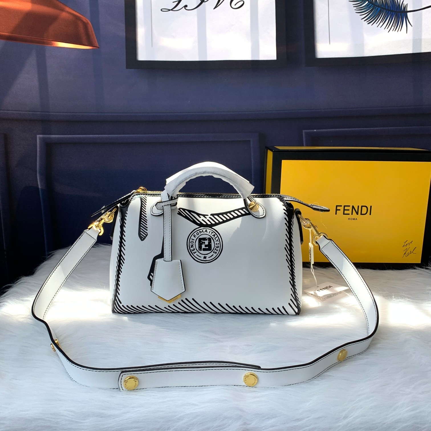 Fendi 超率性枕頭包