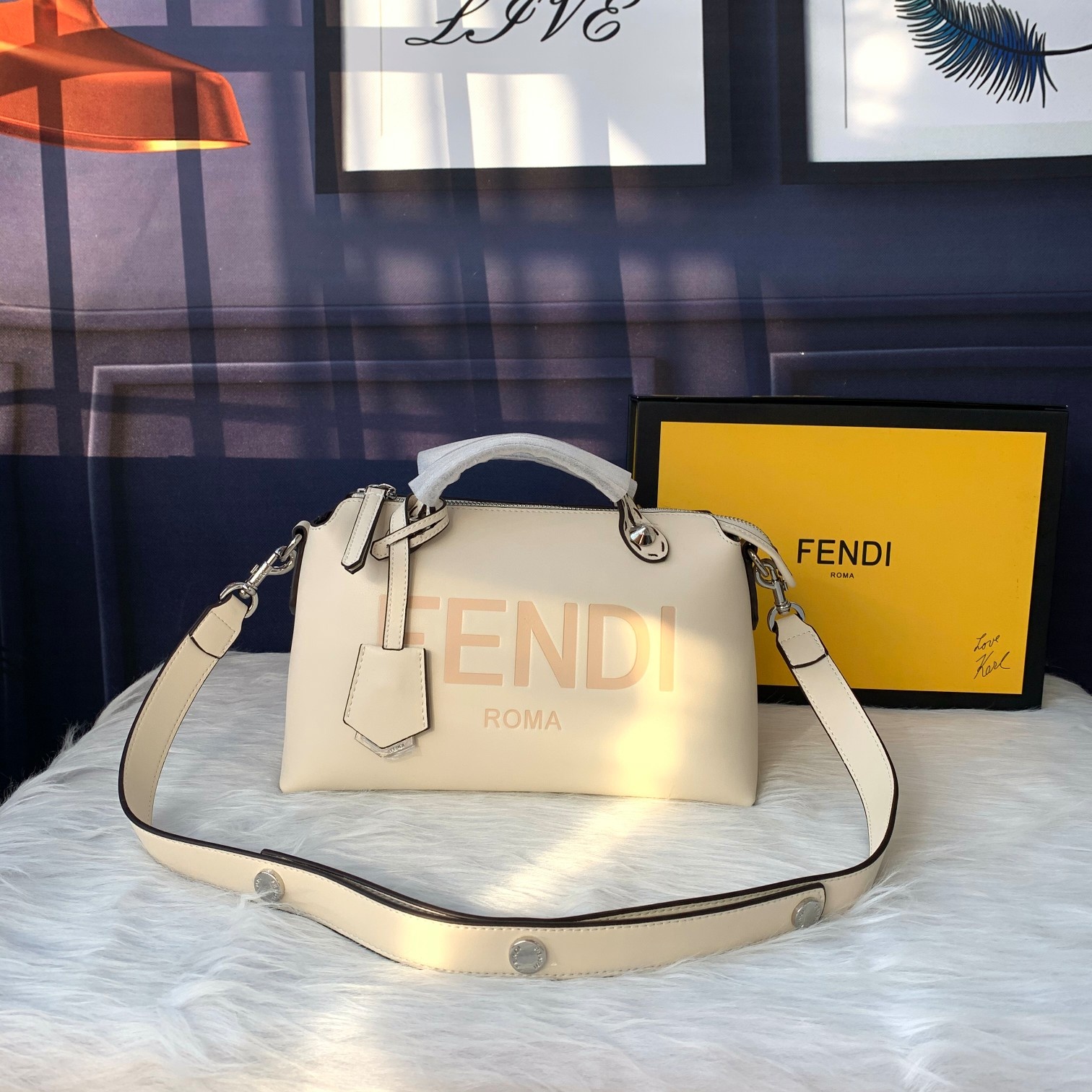 Fendi 超率性枕頭包