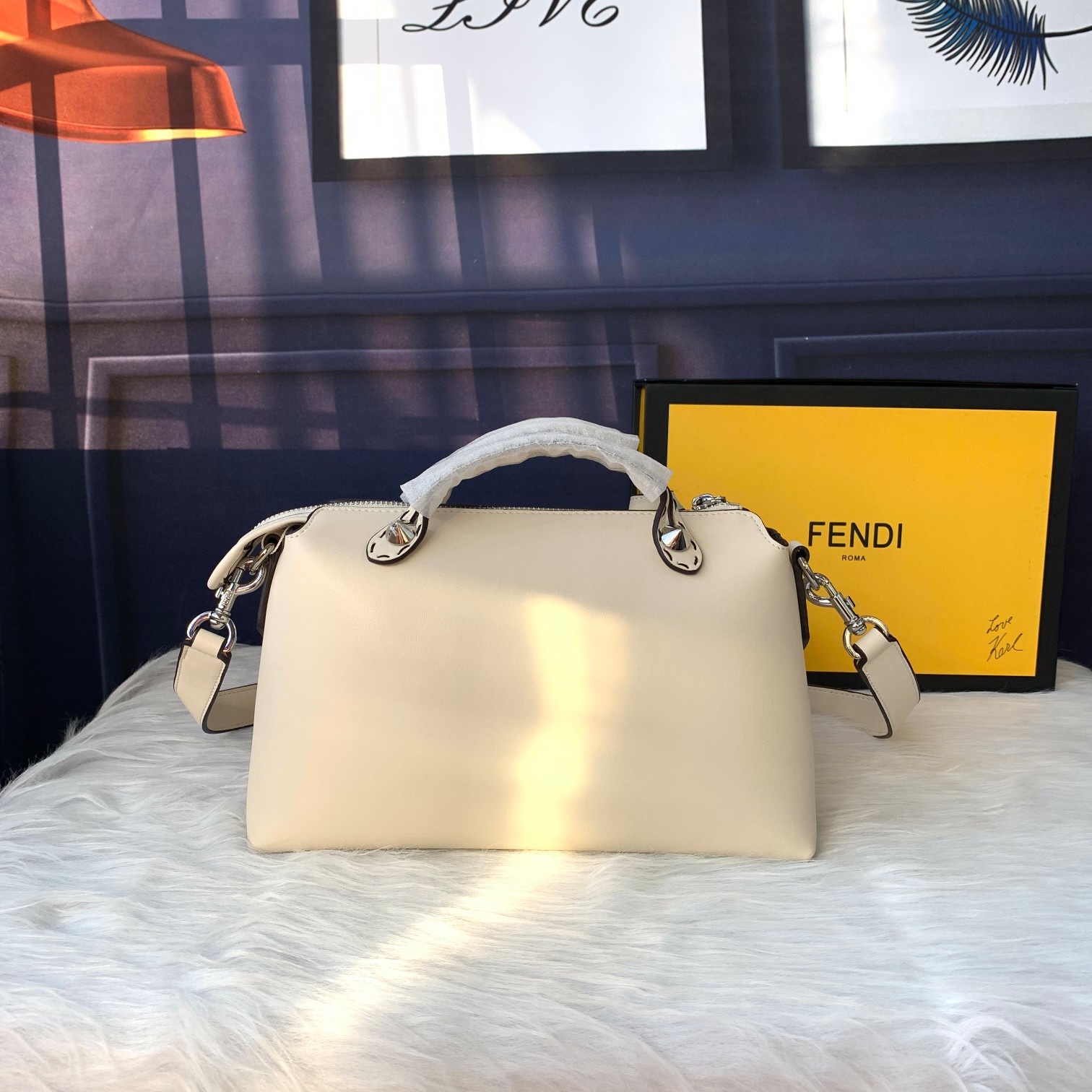 Fendi 超率性枕頭包