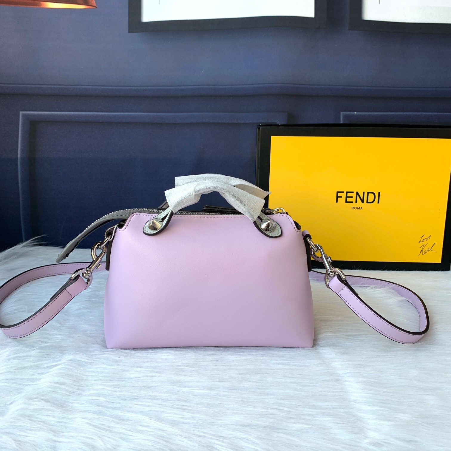 Fendi 超率性枕頭包