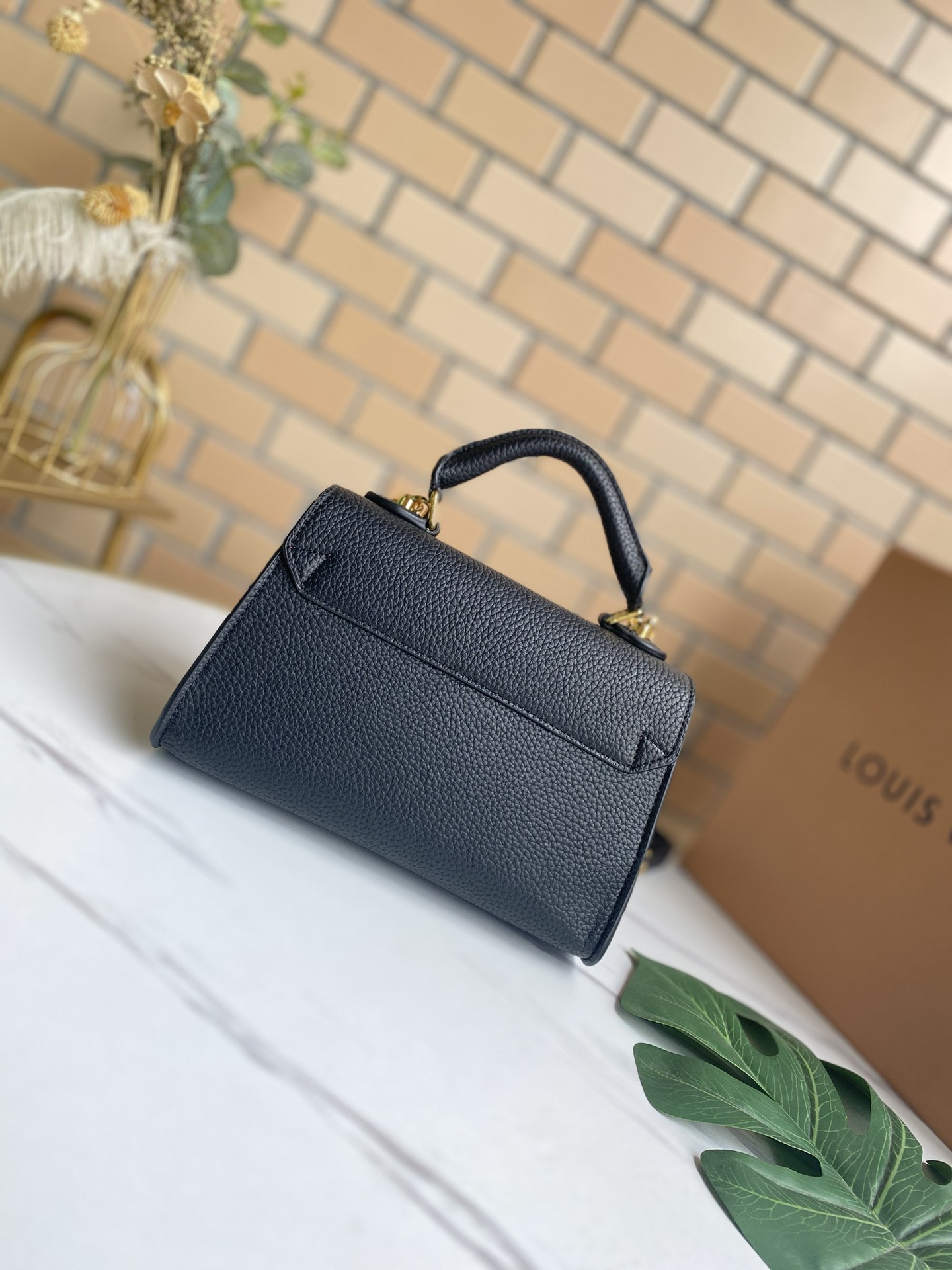 LV Twist One Handle 手提包 官網價139000