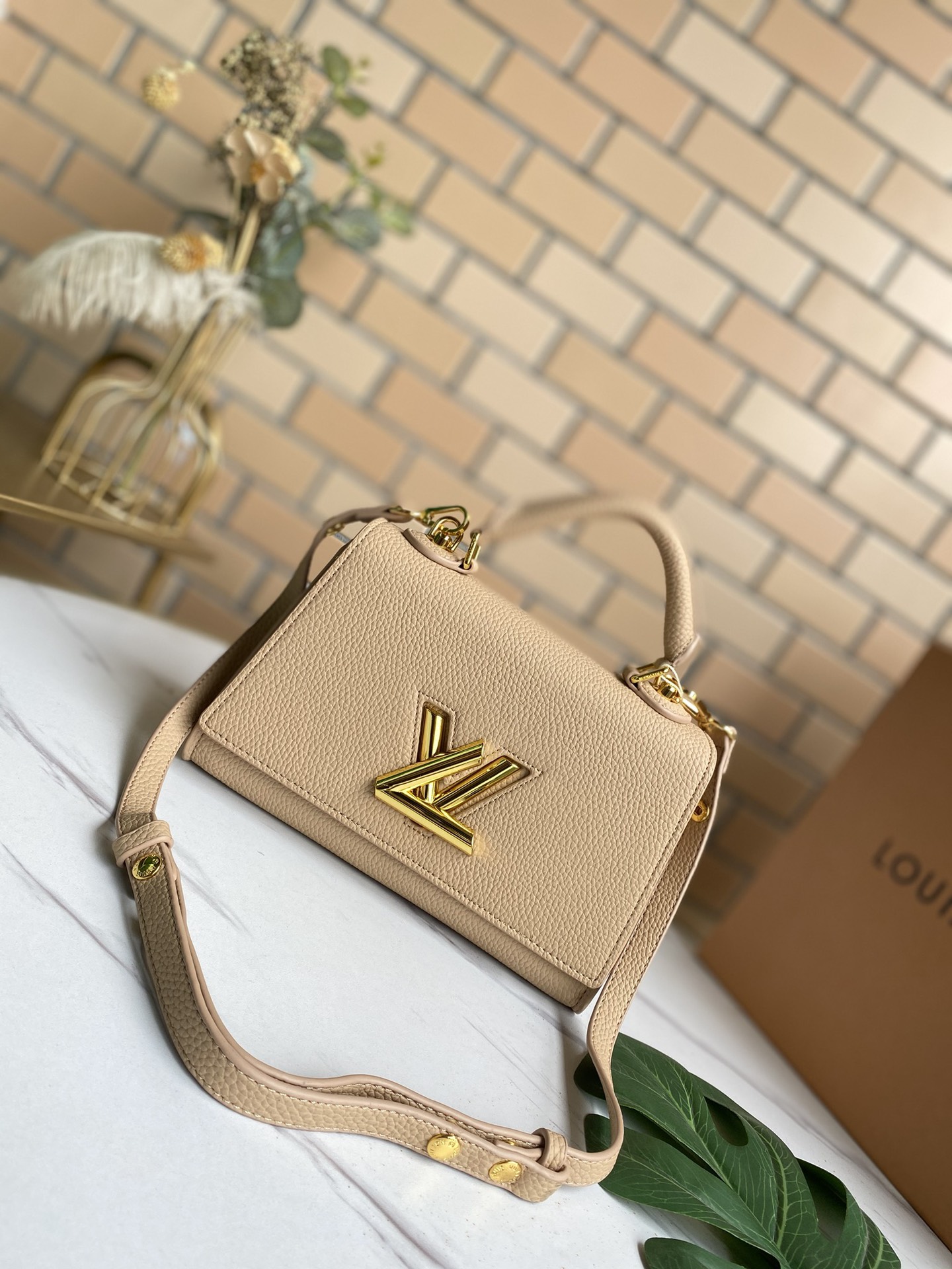 LV Twist One Handle 手提包 官網價139000