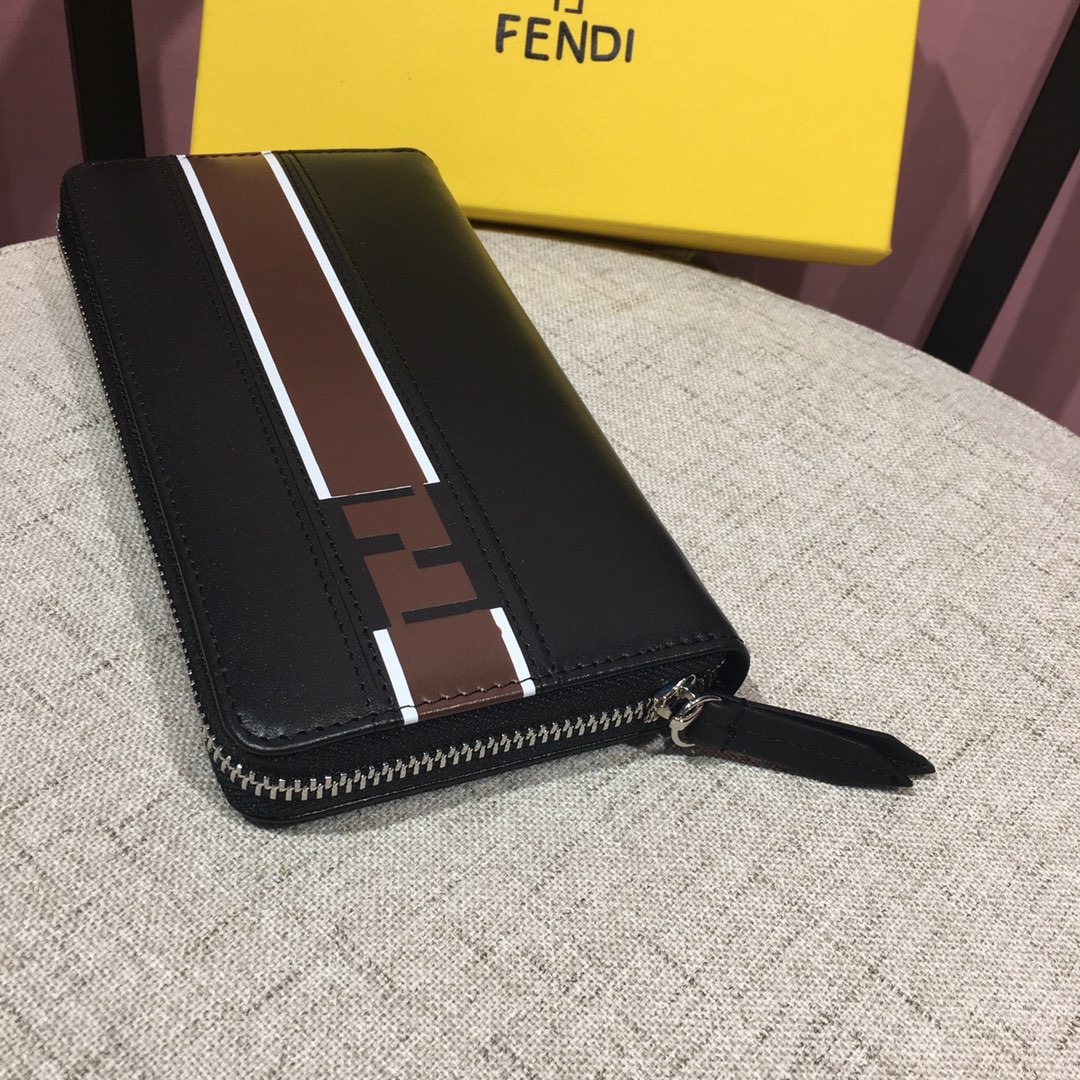 Fendi 簡約單拉鍊長夾