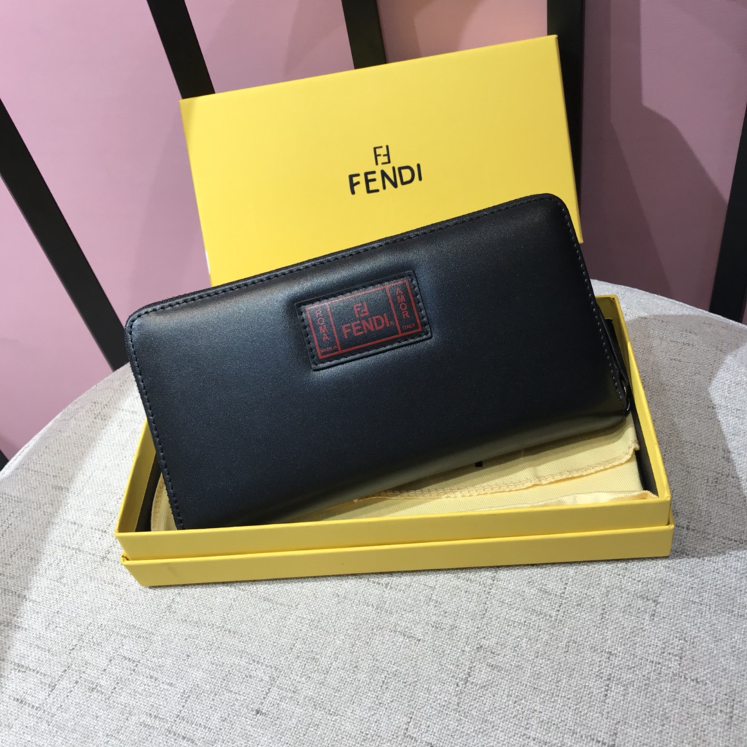 Fendi 童趣連連看長夾