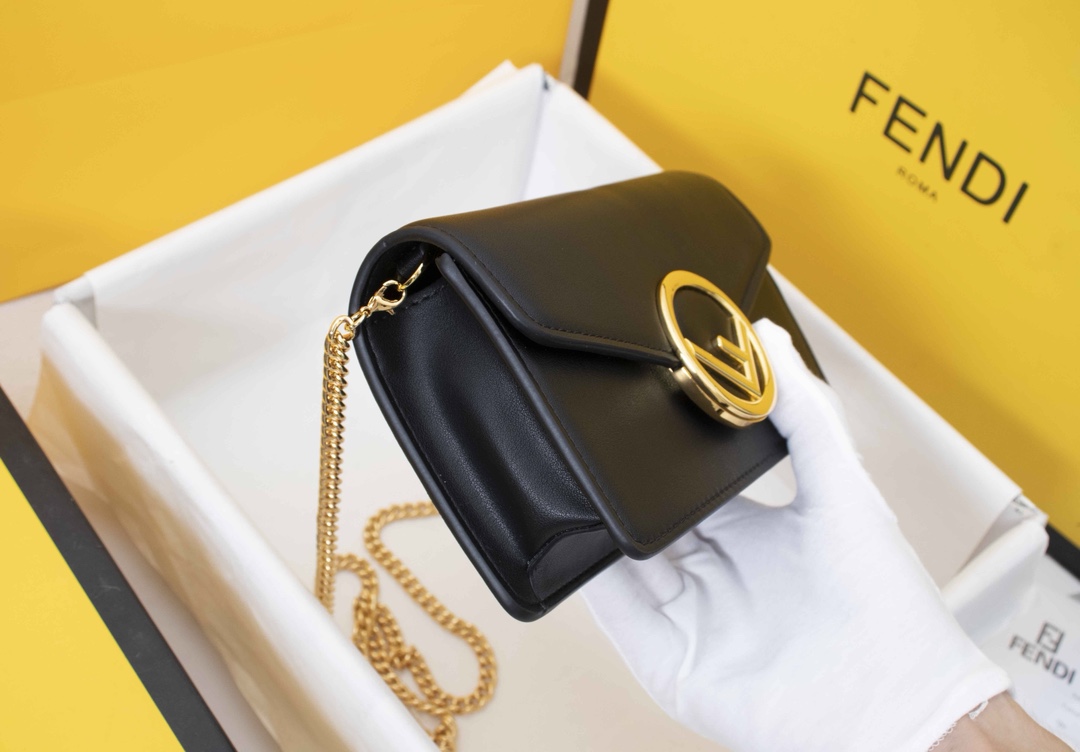 Fendi 個性時尚小腰包