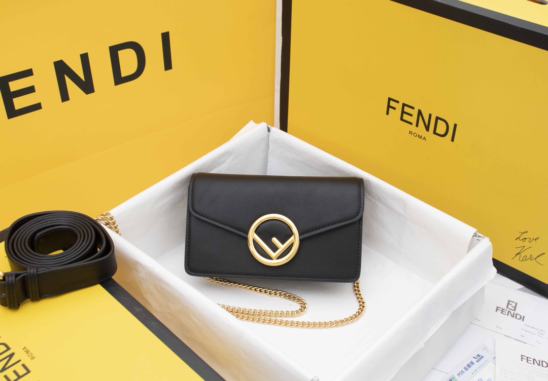 Fendi 個性時尚小腰包