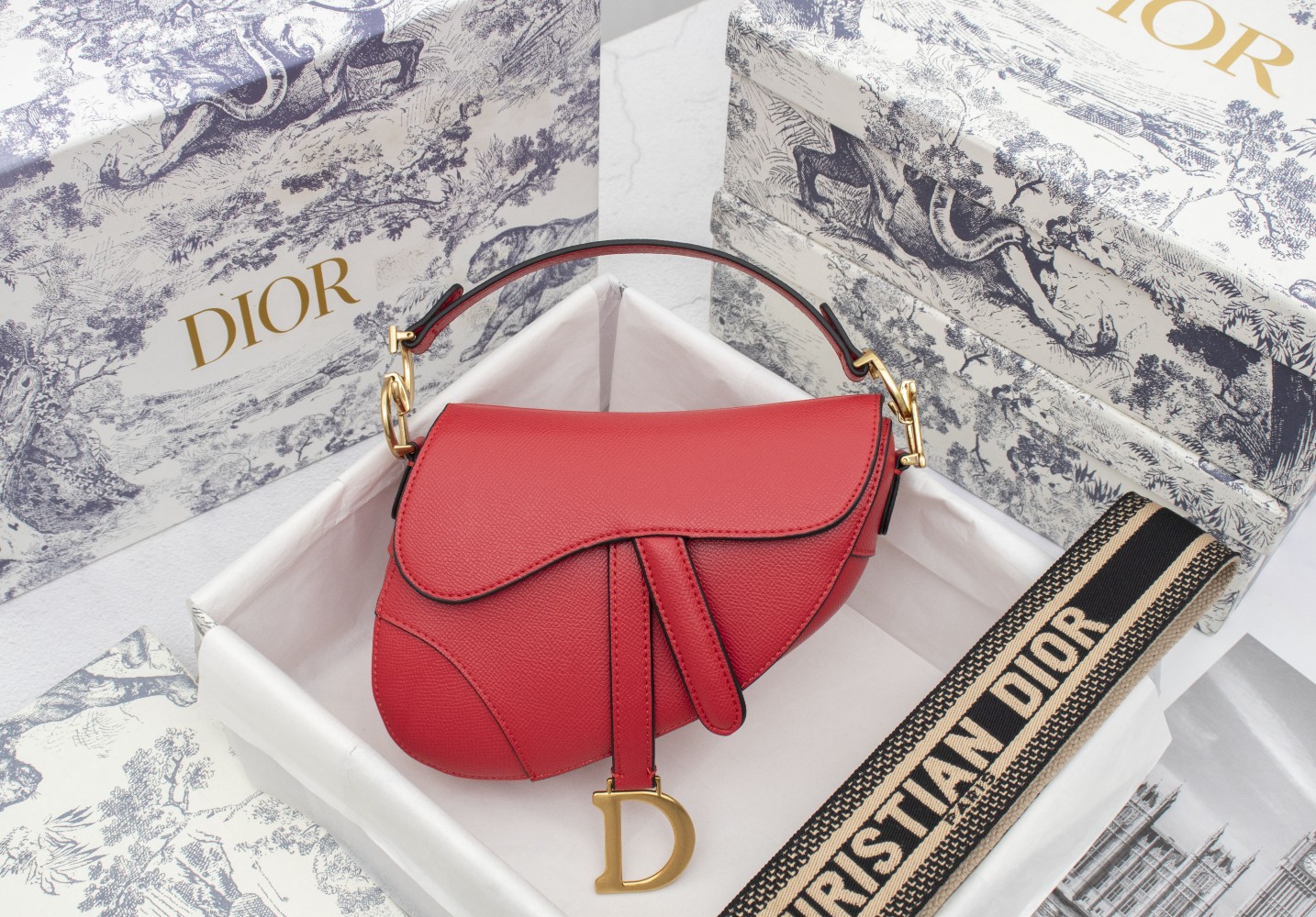 Dior 高貴優雅馬鞍包