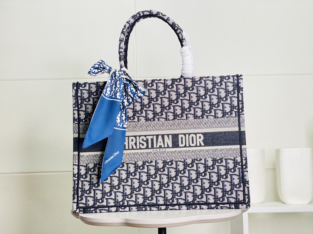 Dior 絲巾刺繡購物袋