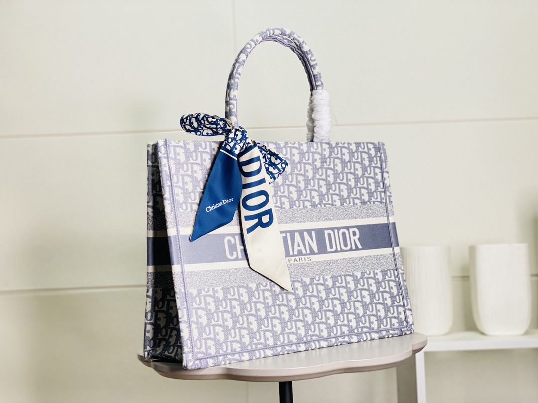 Dior 絲巾刺繡購物袋