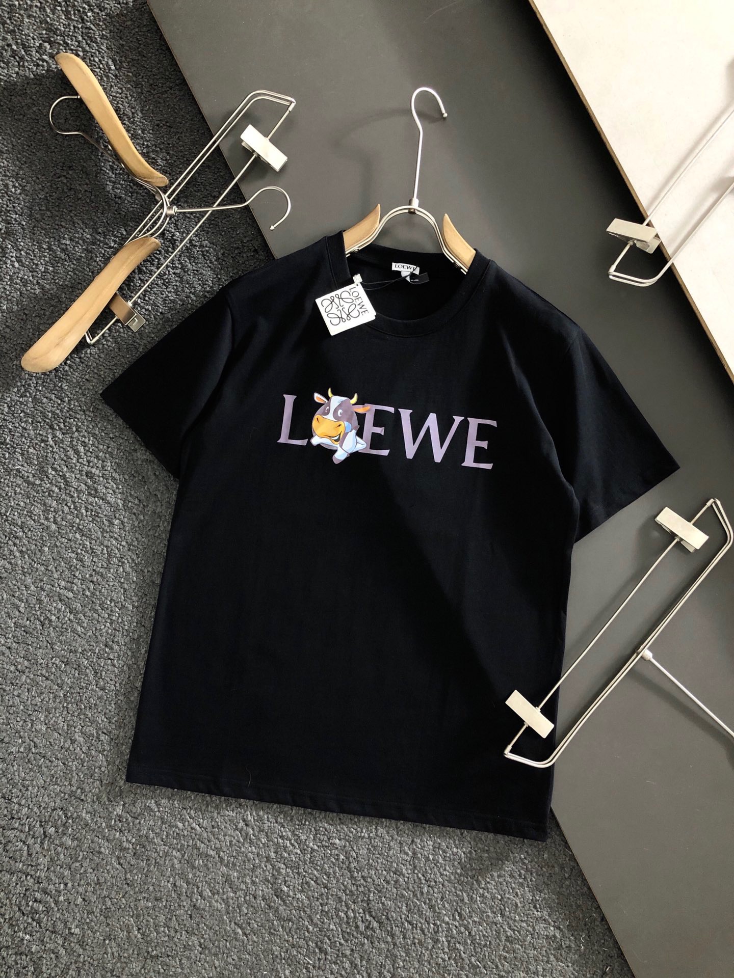 LOEWE 聯名牛牛獨家款圓領短TEE