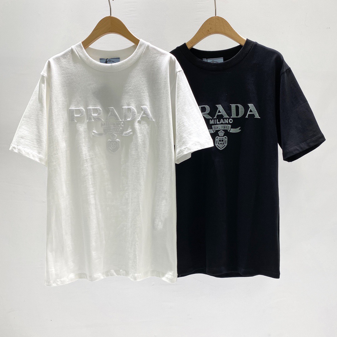 PRADA 新款3D立體印花圓領短袖